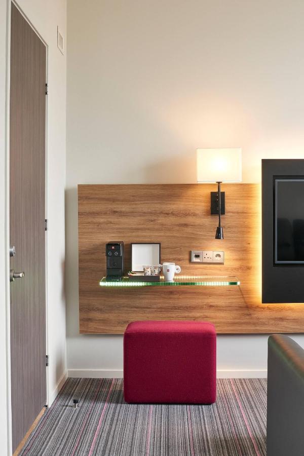 Moxy Edinburgh Airport Hotel Ingliston Eksteriør billede